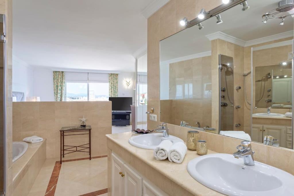 Estepona Luxury Seafront Penthouse With Parking Zewnętrze zdjęcie